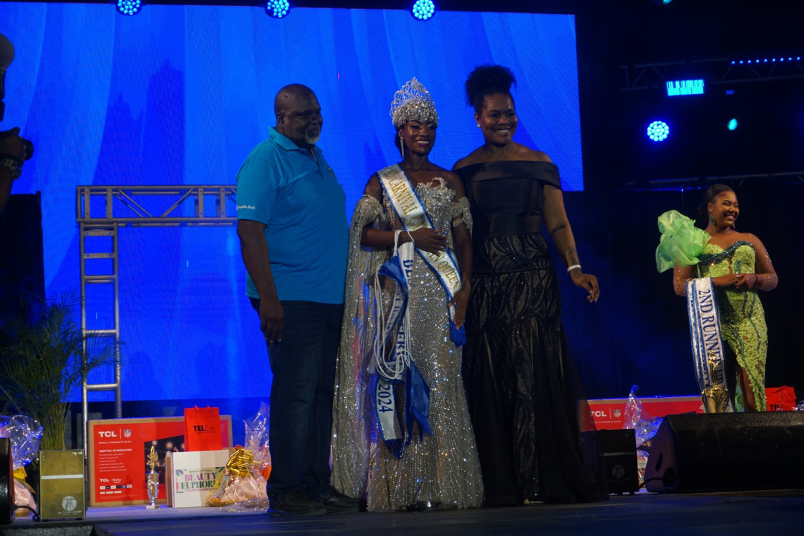 Miss Antigua wins the St. Maarten  Caribbean Carnival Queen crown