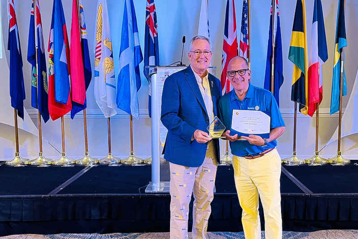    St. Maarten Rotary receives  gold award in Grand Cayman