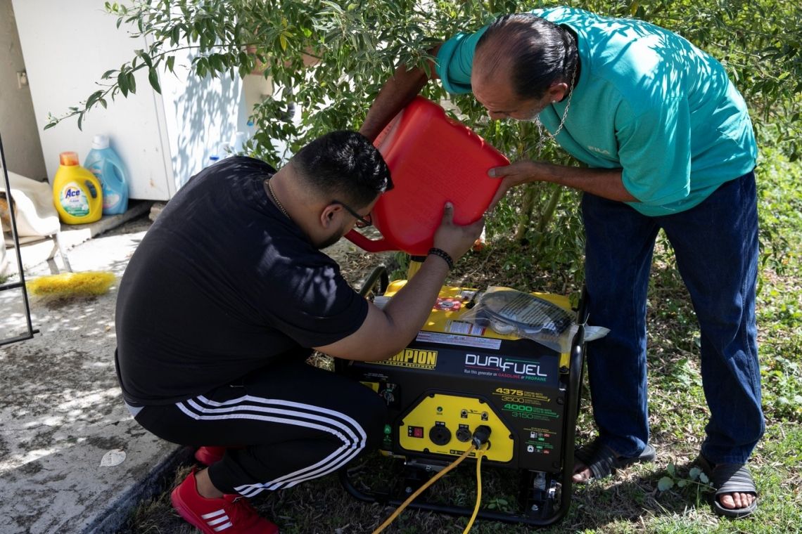 After quake, Puerto Rico governor says  power should be back by Monday