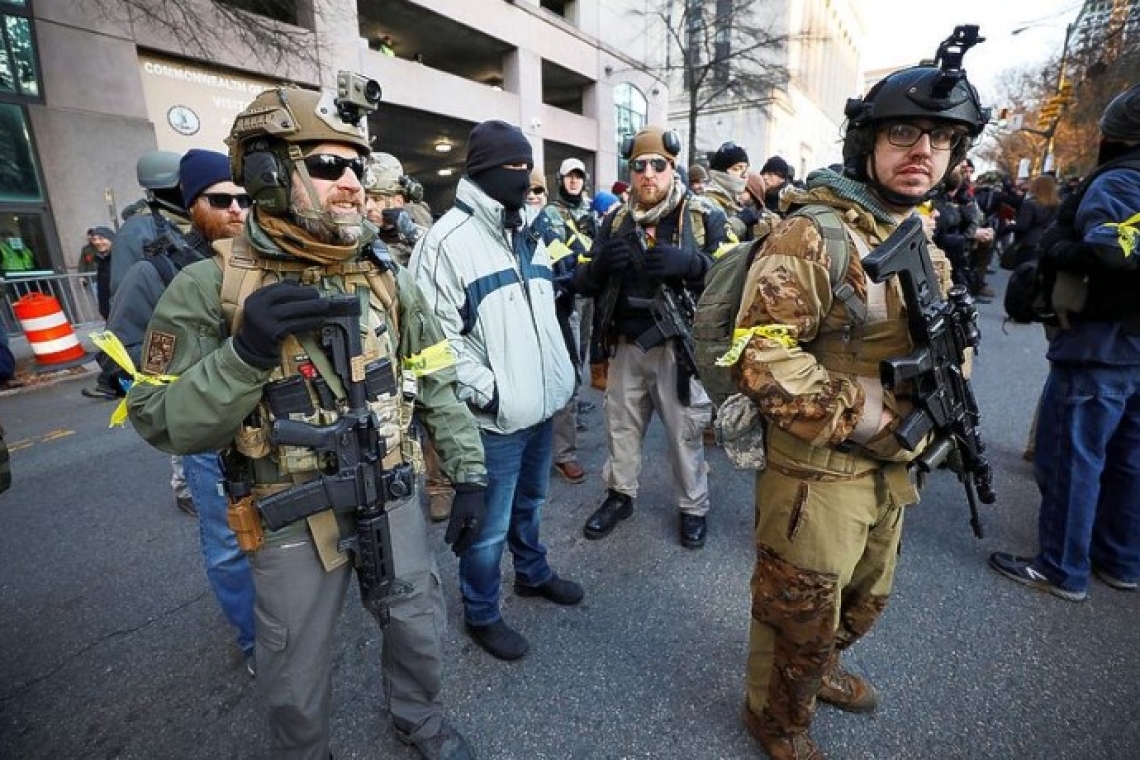 Thousands of armed US gun rights activists join peaceful Virginia rally