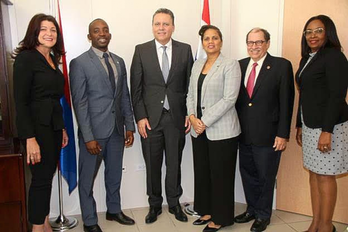       Minister Irion stands firm, St. Maarten  will not hike foreign exchange licence fee   