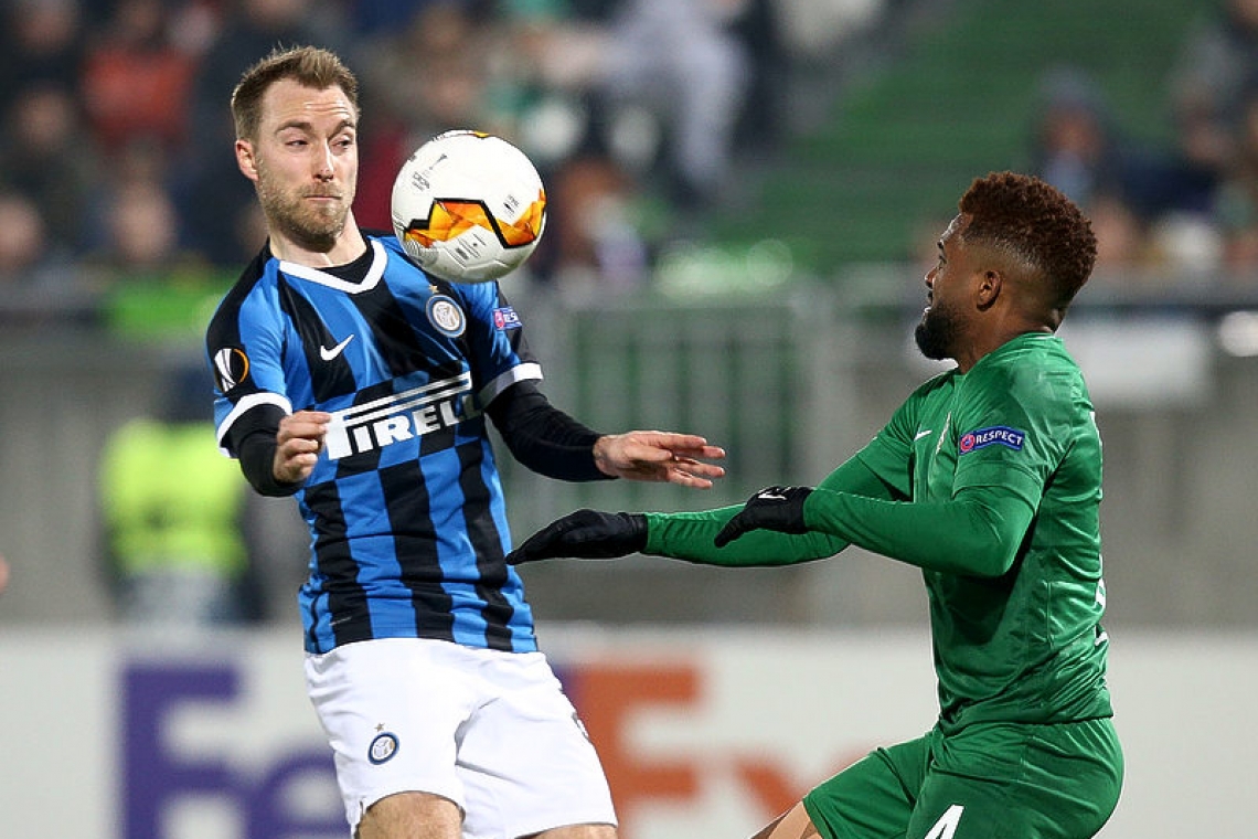 Eriksen scores first Inter goal, Ajax lose, United held