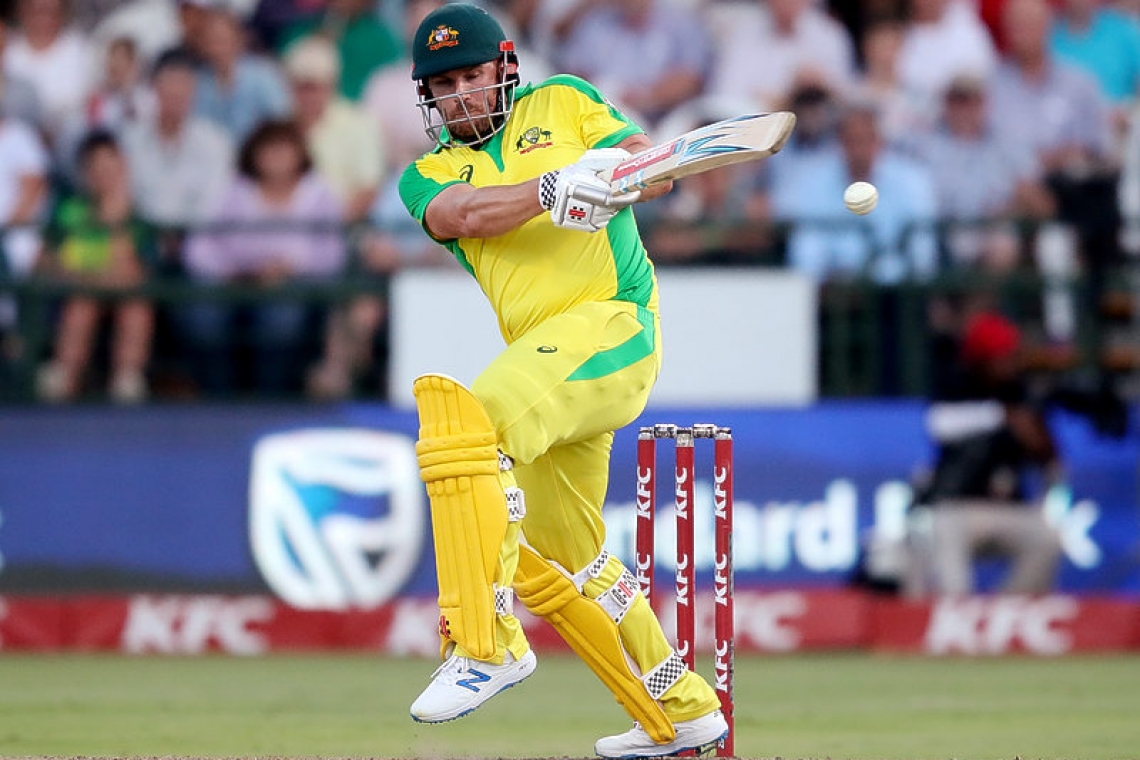  Finch, Warner lead  Australia to big win