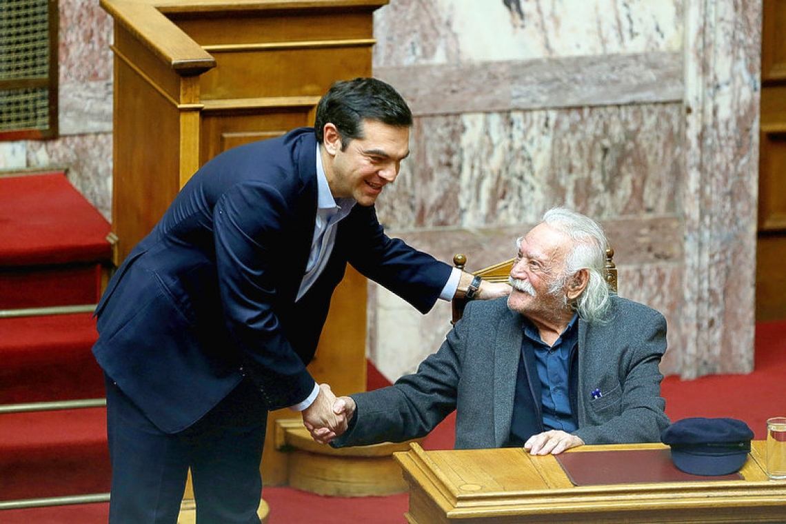 Glezos, Greek who tore swastika from  Acropolis in WW2, dies aged 97