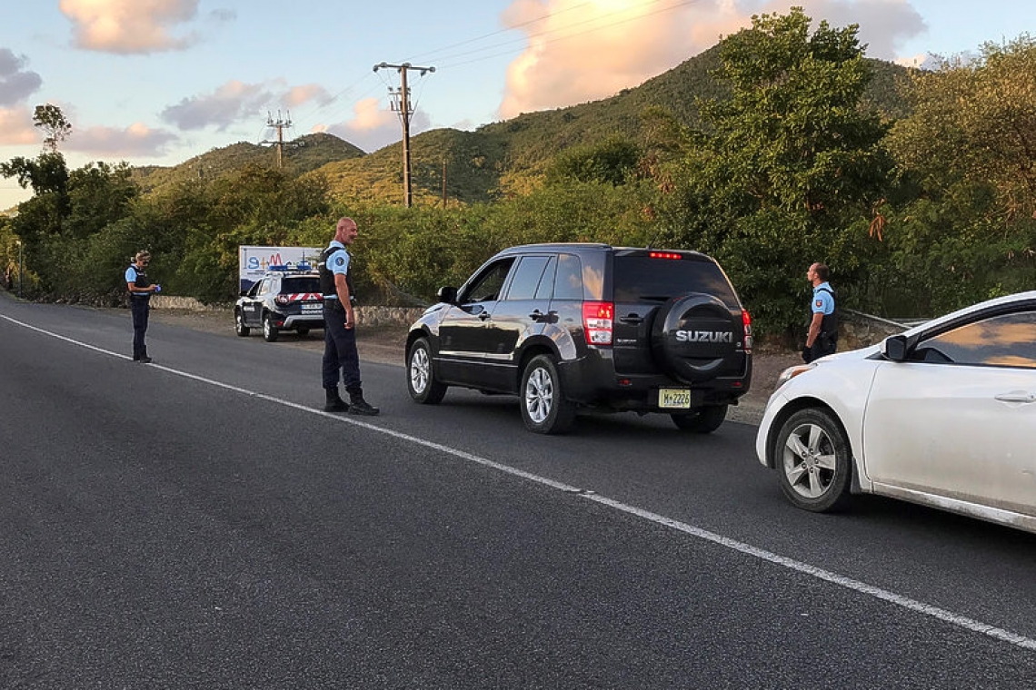       Governments tighten travel restrictions  between St. Martin and St. Maarten   