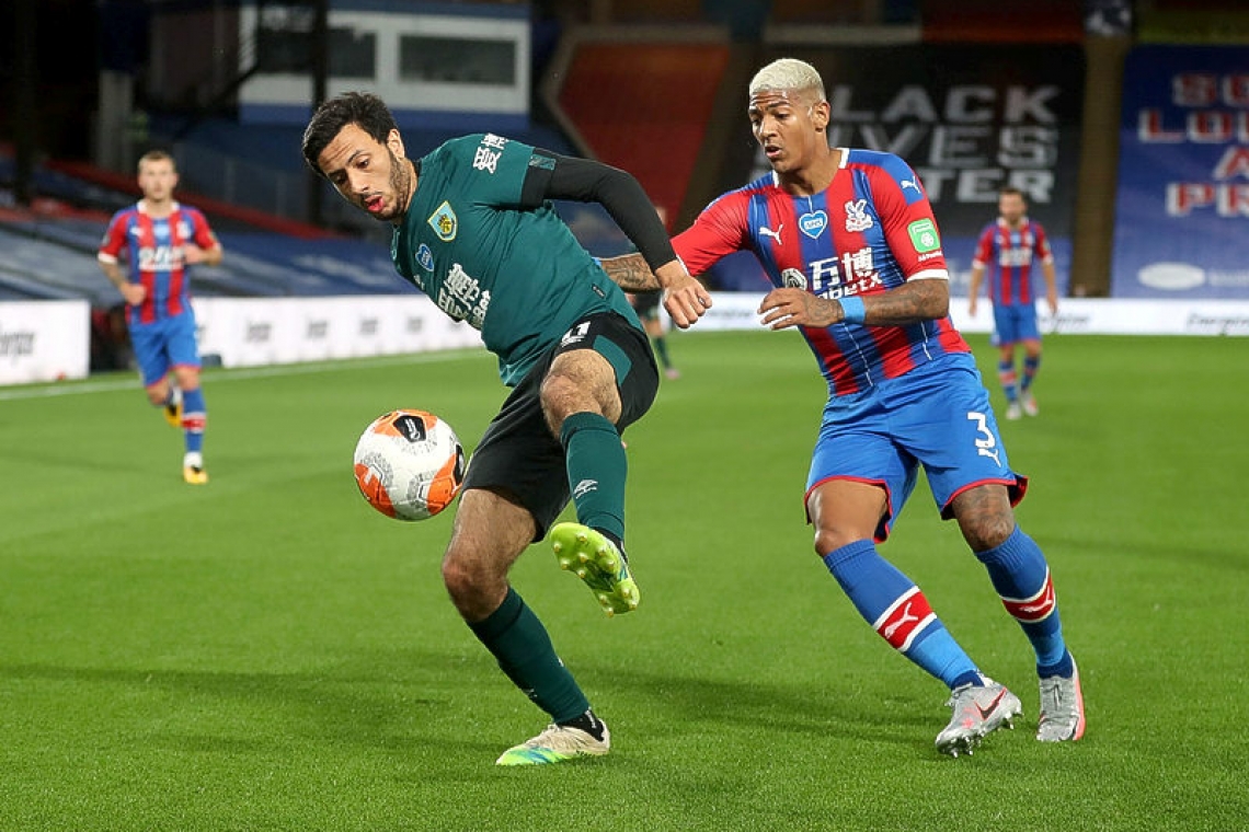 Mee heads Burnley up to eighth with win at Palace