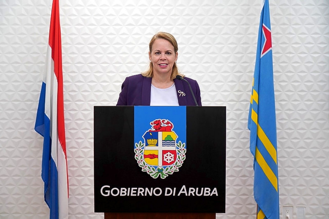       State Secretary throws  curve ball at Aruba   