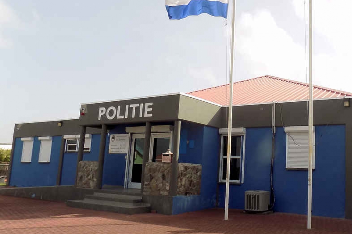 Assault with weapon in snack bar in Statia
