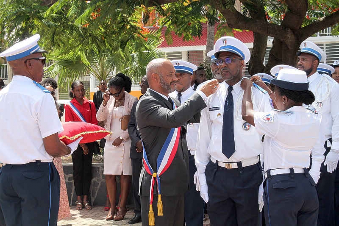 Gendarmes, civilian receive medals  for courage at Bastille Day ceremony