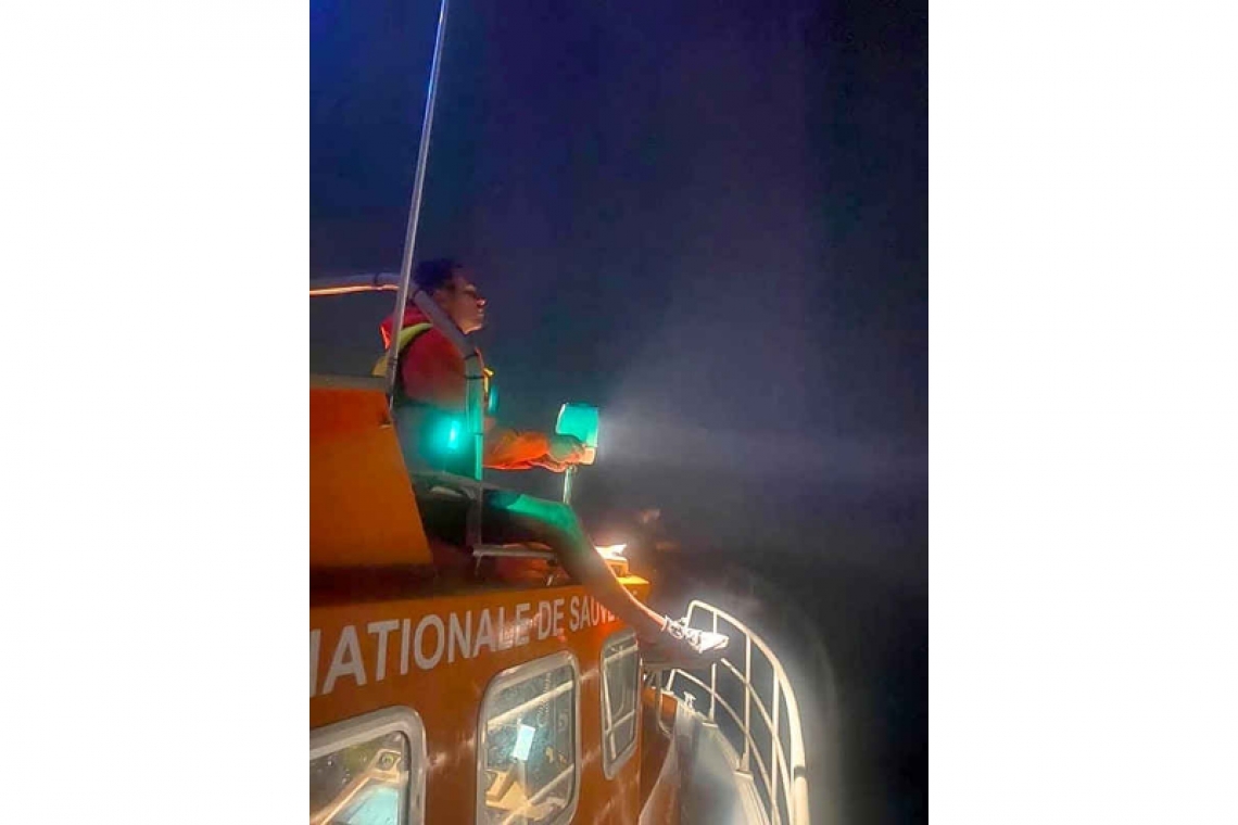       SNSM joint rescue mission saves  three swimmers after vessel sinks   