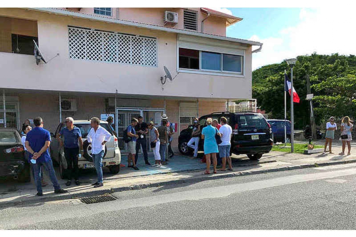 Merchants protest Préfecture’s  border closures and restrictions