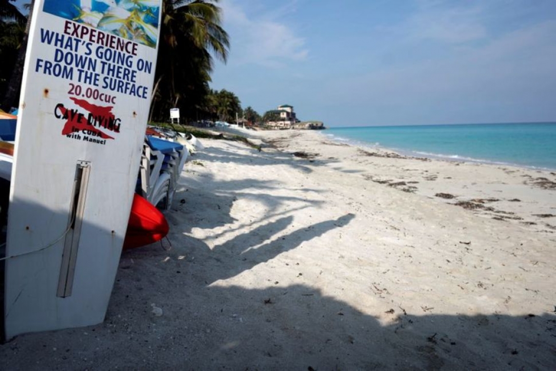       Cuba welcomes first  tourists in months   