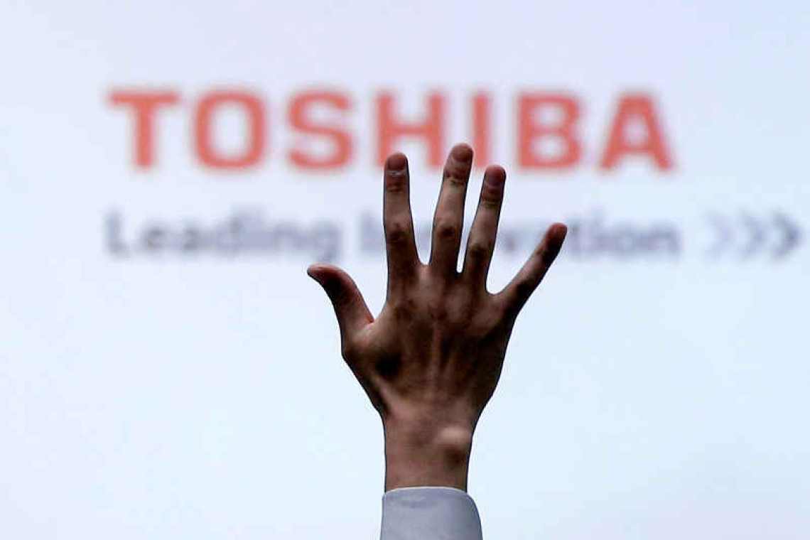 Top Toshiba investor calls for inquiry in votes scandal