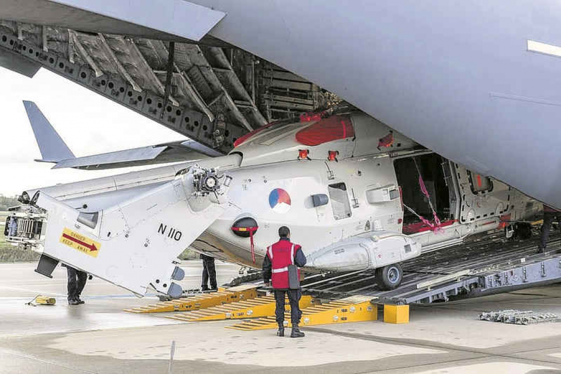 Defence helicopter  arrives in Curaçao