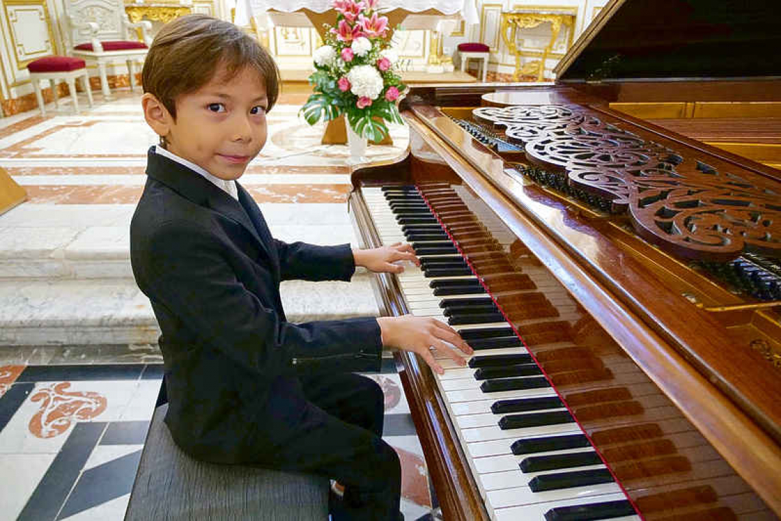Meet the 6-year-old pianist who plays Rachmaninoff