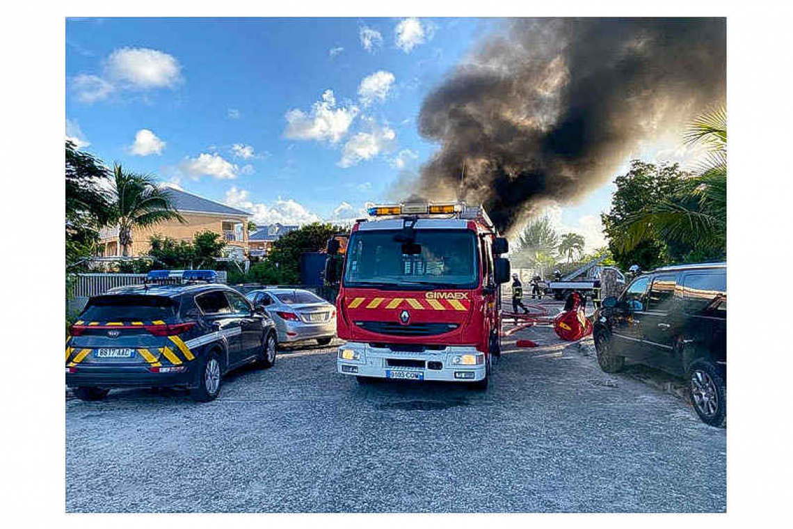 Three motorbikes and a car  destroyed in Baie Nettle fire