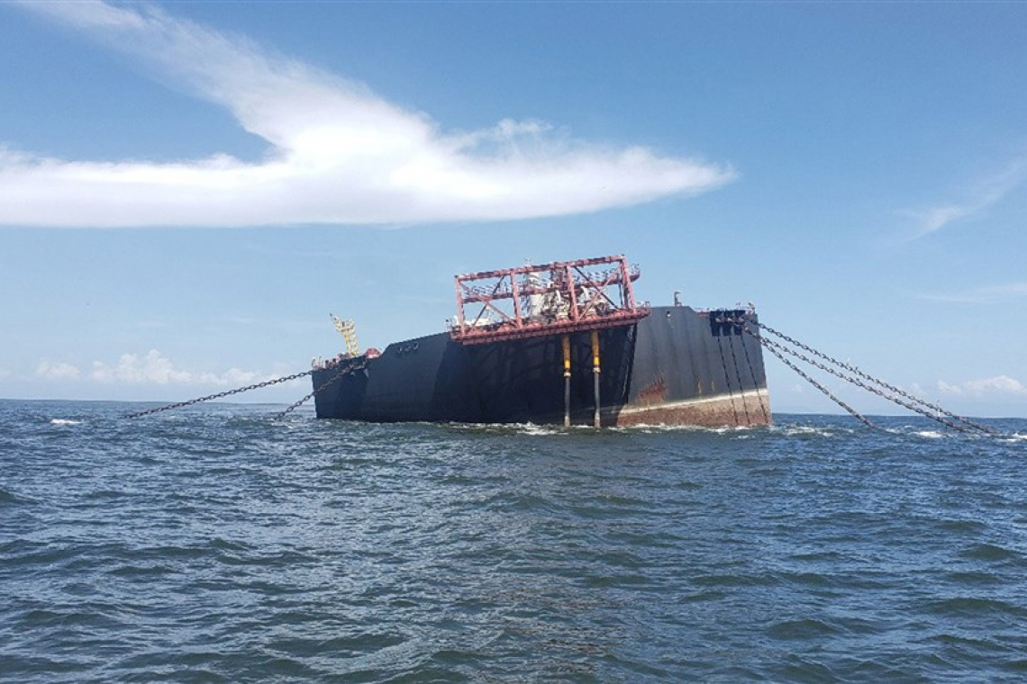       Venezuelan oil tanker raises fears  of Caribbean ecological disaster