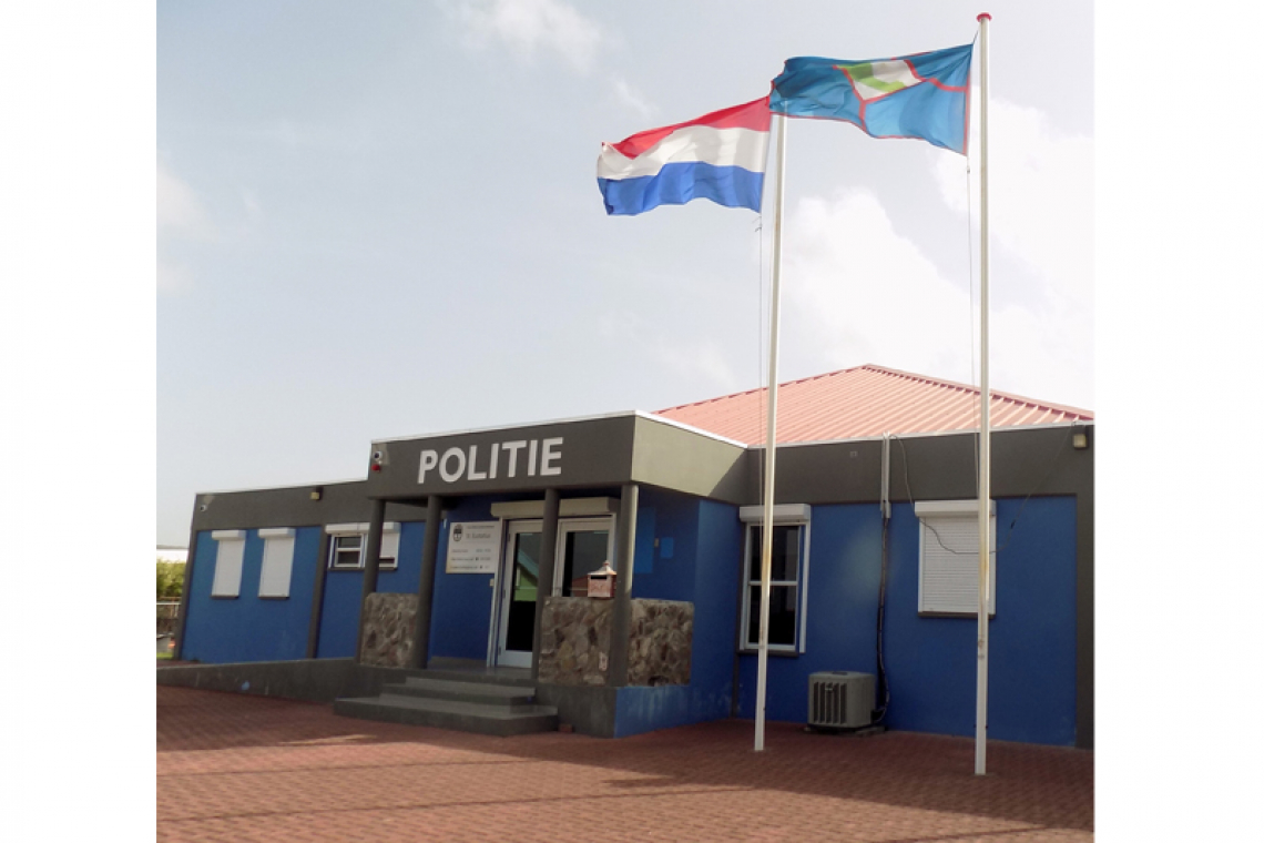 Vessel in distress off  coast of St. Eustatius