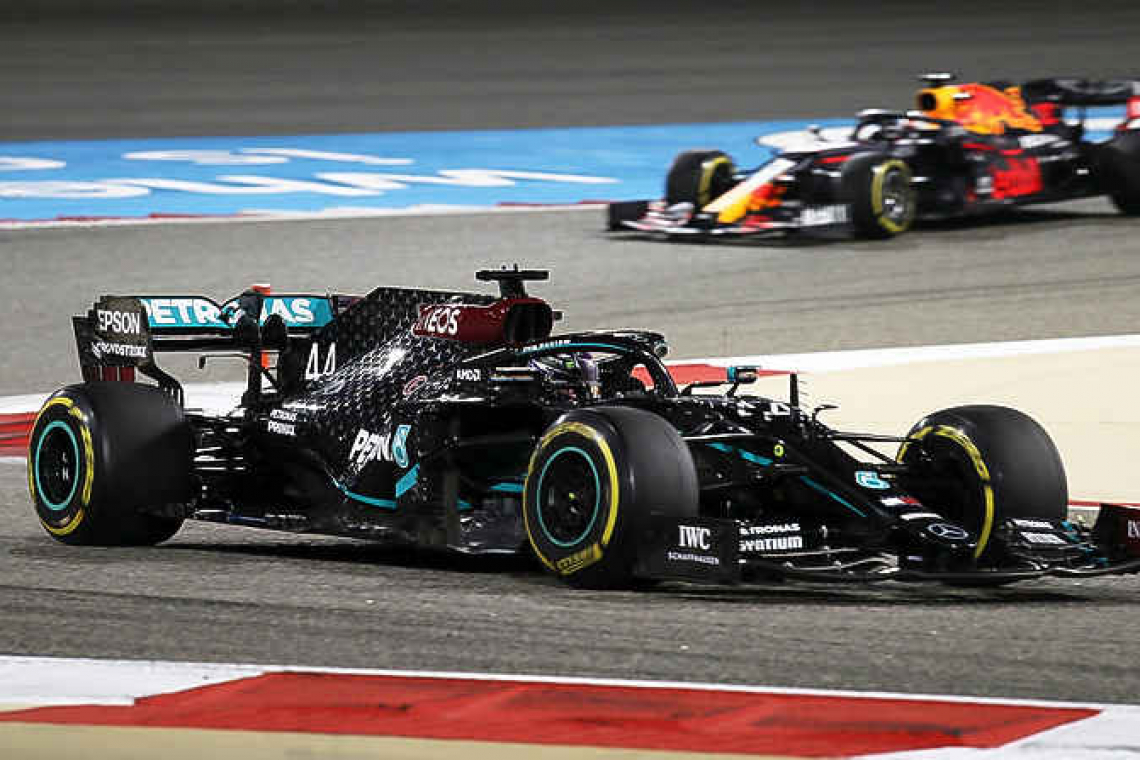    Mercedes’ Hamilton wins crash marred Bahrain Grand Prix