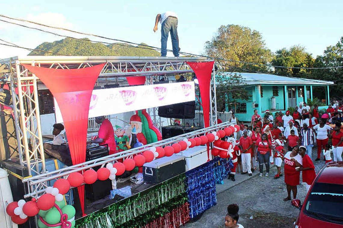 Large crowd turns out for  Red and White Parade