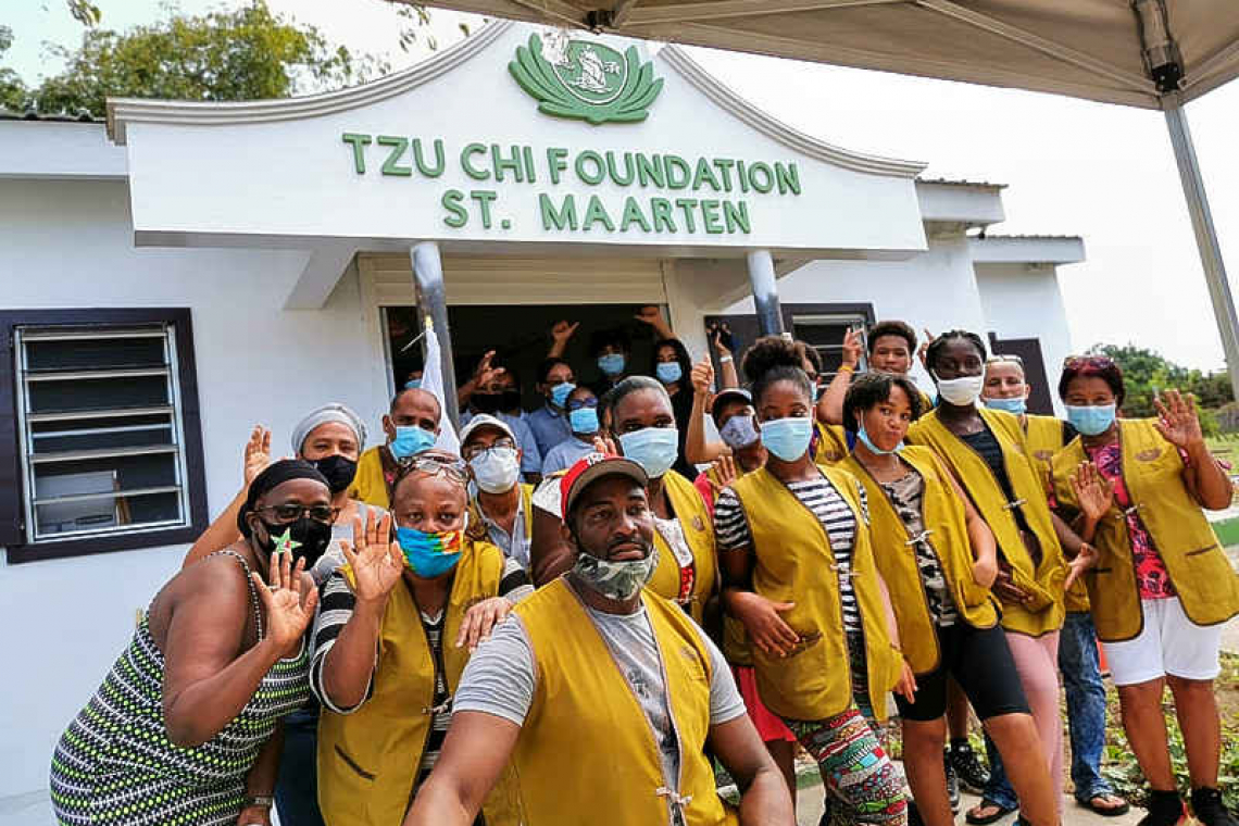 Tzu Chi brings holiday  cheer to 1,530 families