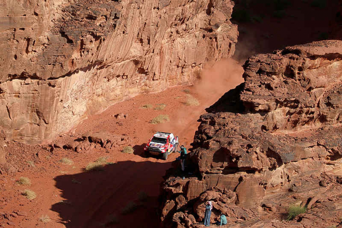    Al-Attiyah wins eighth stage to rein in Dakar leader Peterhansel   