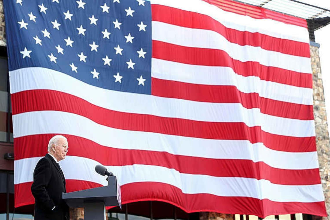Biden leads observance of America's 400,000 COVID-19 dead
