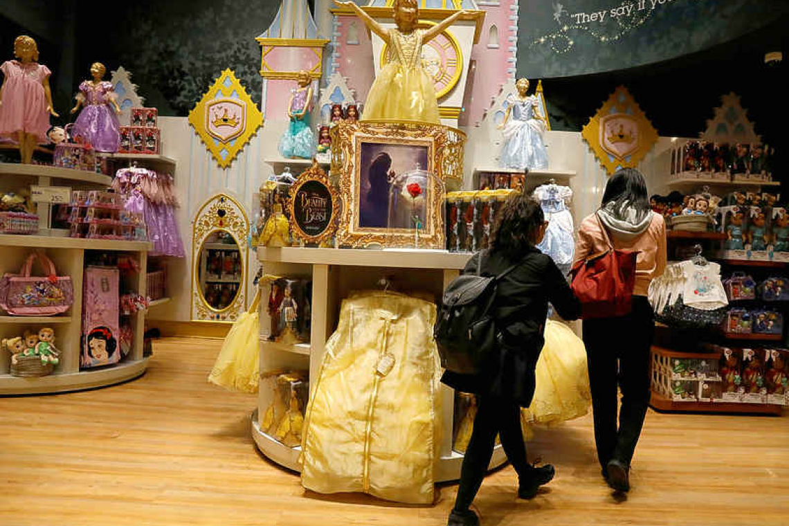    Disney to close at least 60 stores, focus on e-commerce