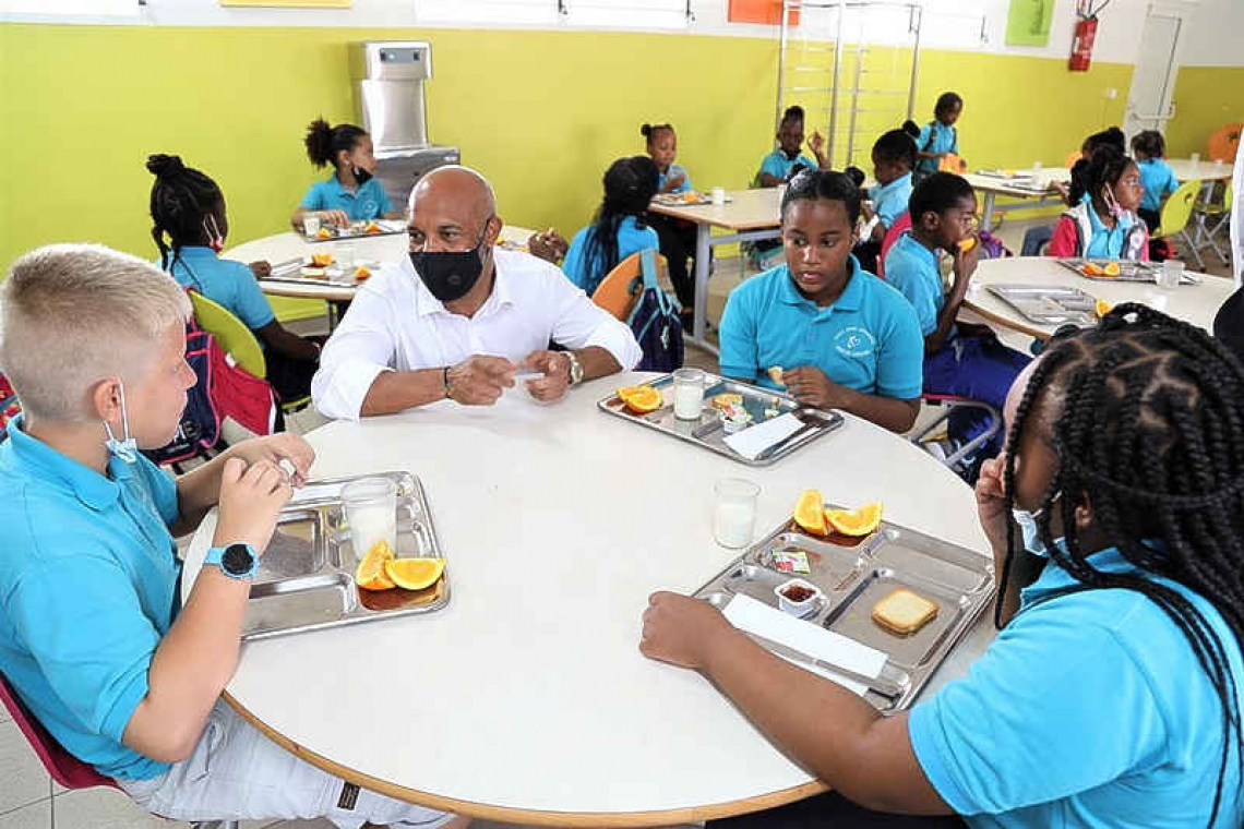 Gibbs visits Omer Arrondell School  to see breakfast initiative first-hand