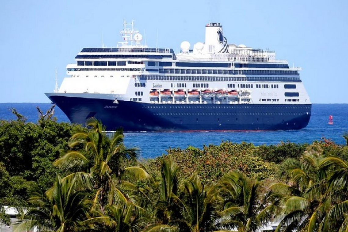 Cruises will remain banned, CDC says,  as industry pressure to restart heats up