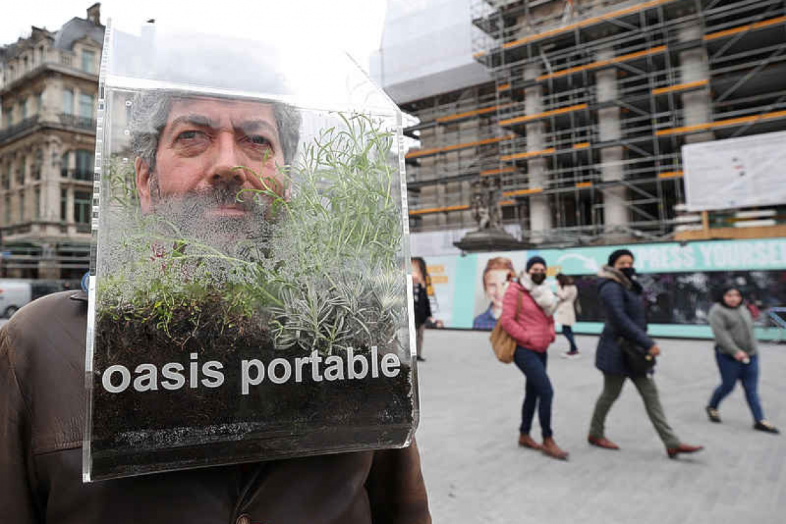Belgian artist's 'portable oasis' creates COVID-free bubble for one