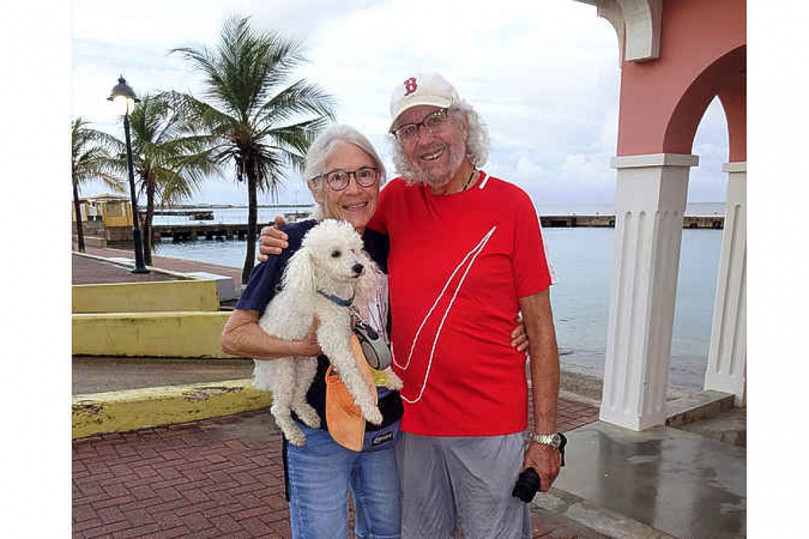 Dog prevents aged couple from flying home during Corona crisis