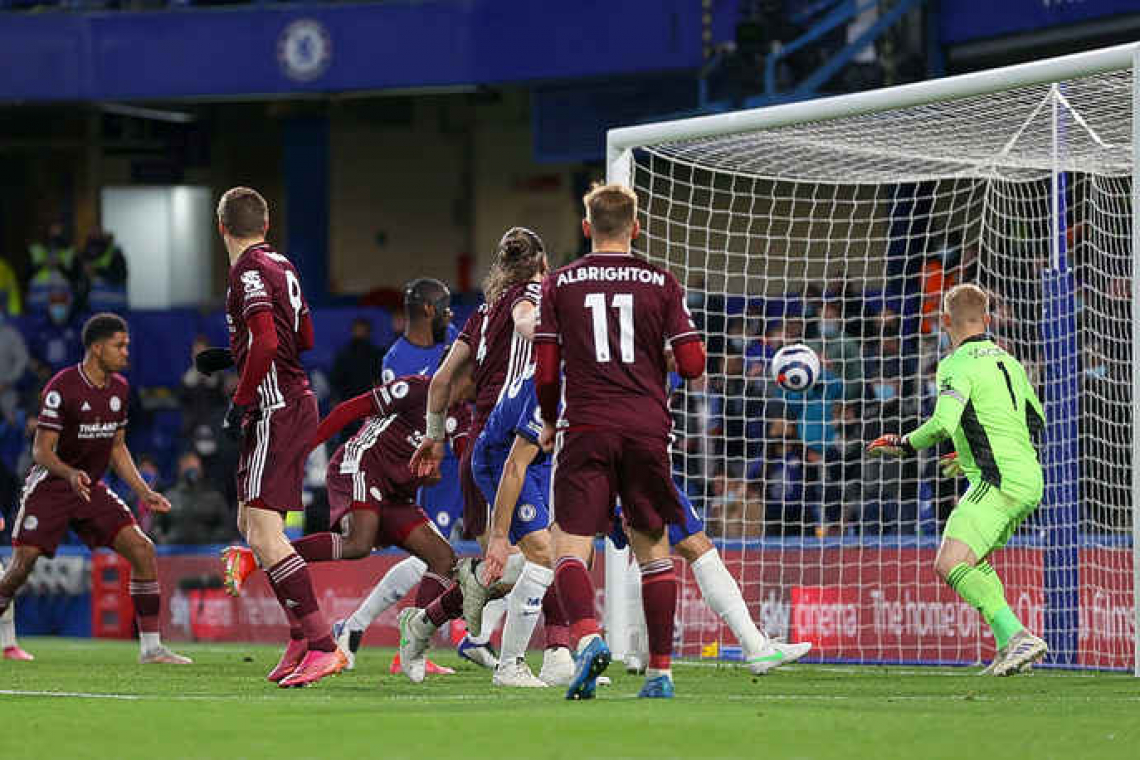    Chelsea beat Leicester 2-1 in crunch top-four battle
