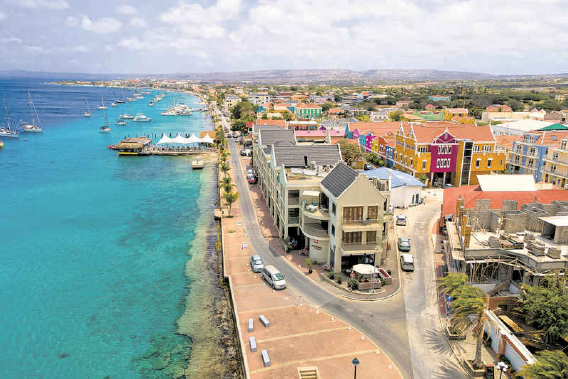       Fraudulent online lenders  are active on Bonaire