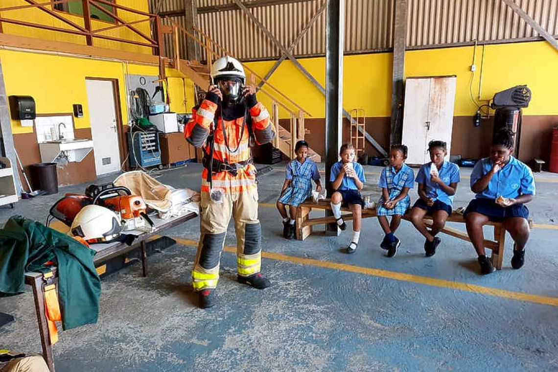 Statia Fire Department  hosts primary schools