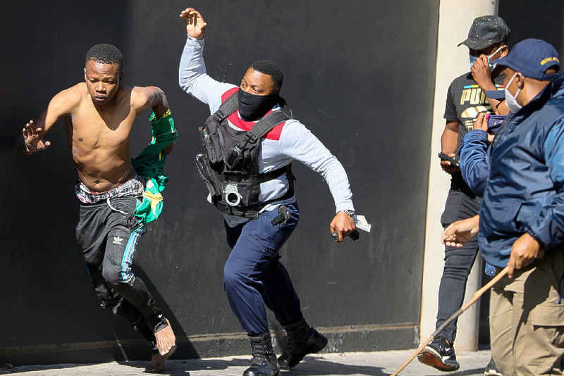 Violence spreads to Johannesburg in wake of ex-president’s jailing