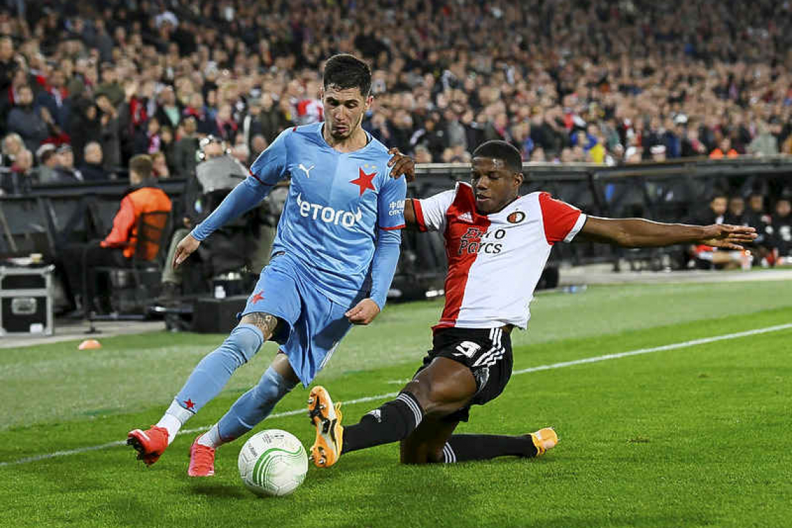 Feyenoord, AZ record slender victories, Rennes beats Vitesse