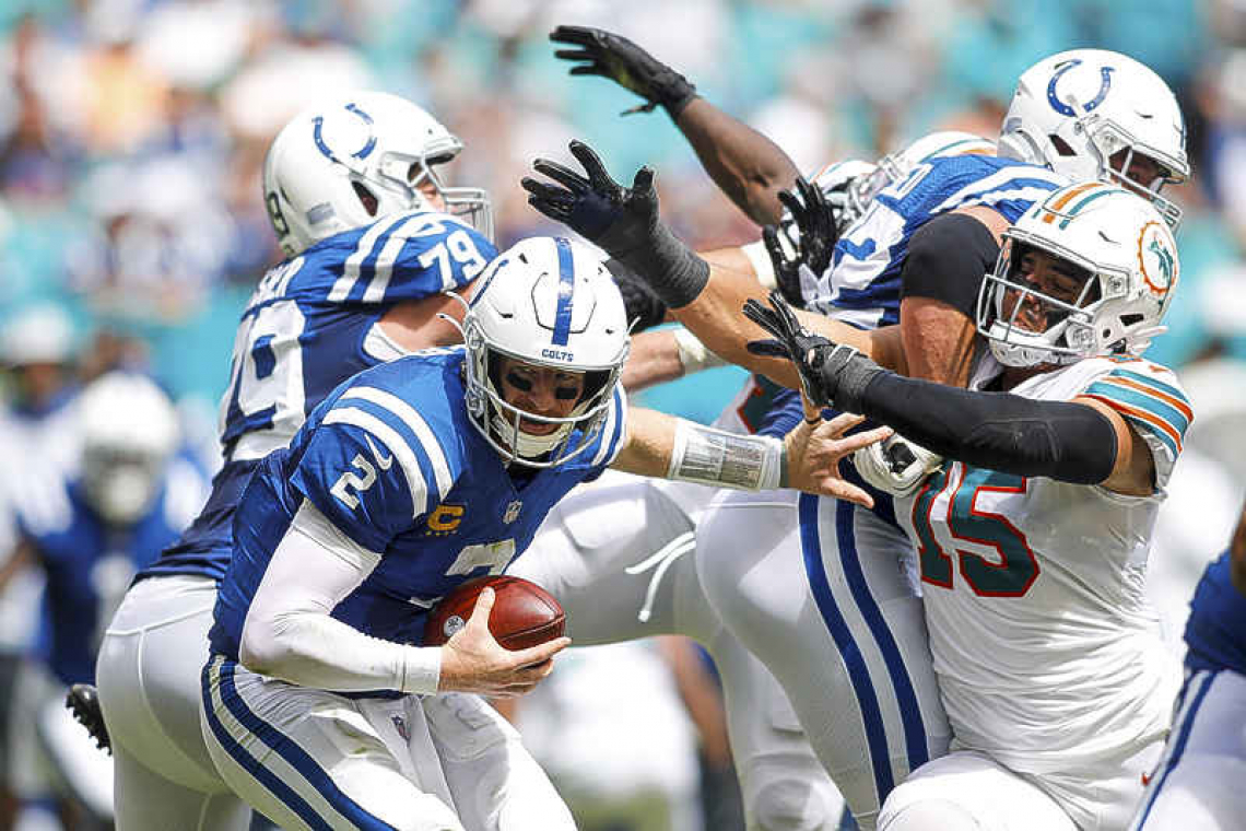    Carson Wentz leads Colts over Dolphins
