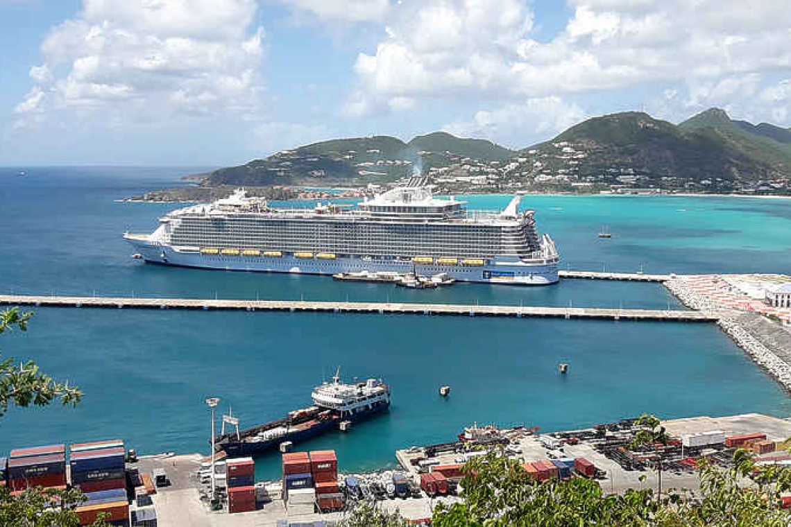 World’s largest cruise  ship visits St. Maarten