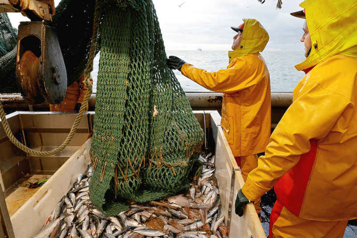 French trawlermen threaten to block Britain-bound trade in licence row