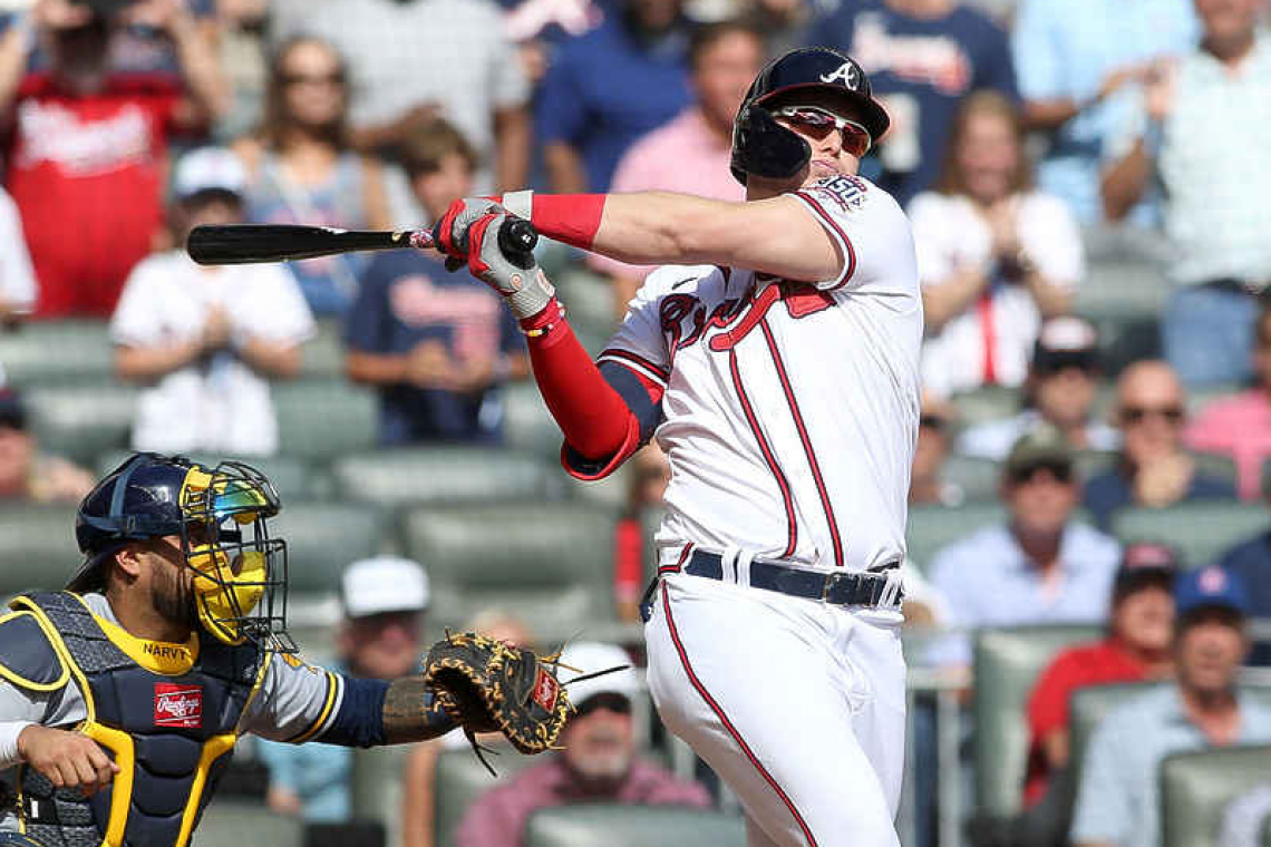 Joc Pederson's 3-run blast lifts Braves over Brewers