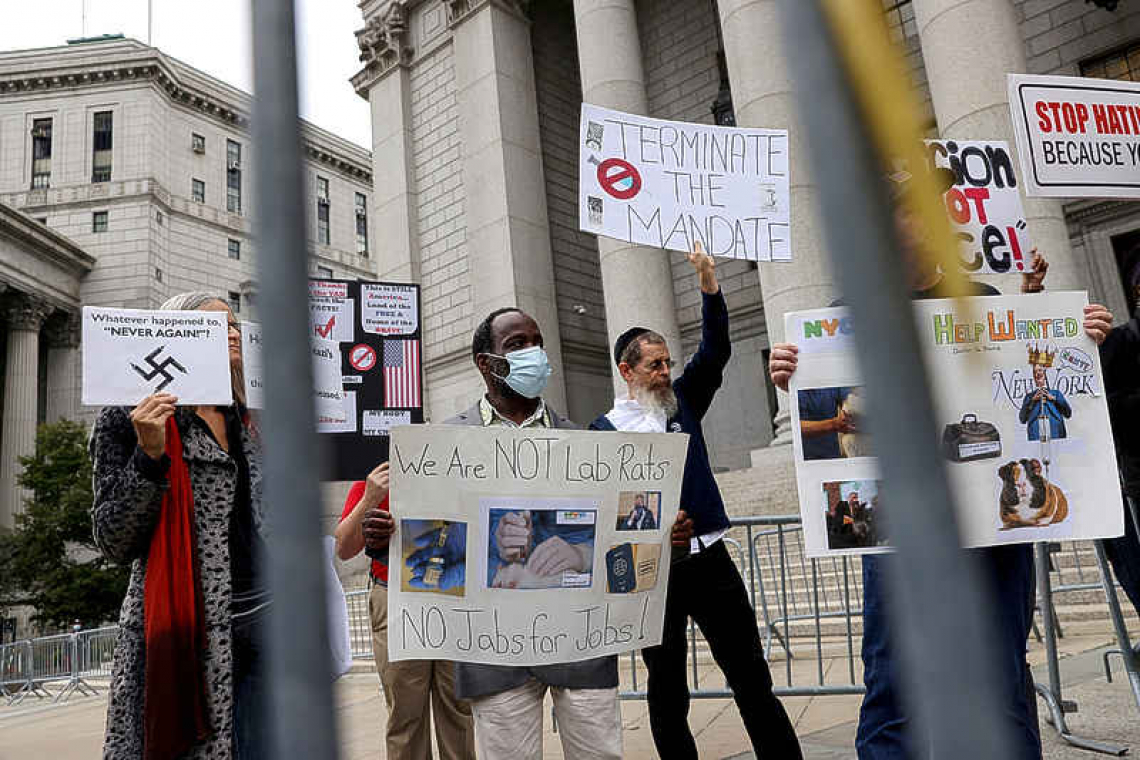 New York orders all city employees vaccinate, drawing police union ire