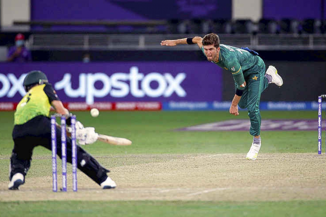 Wade blitz sends Australia into T20 World Cup final