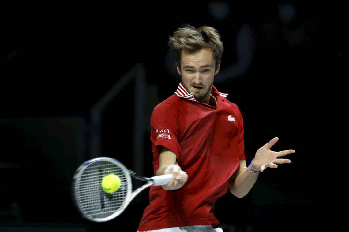 Medvedev puts Russian team into Davis Cup semi-finals
