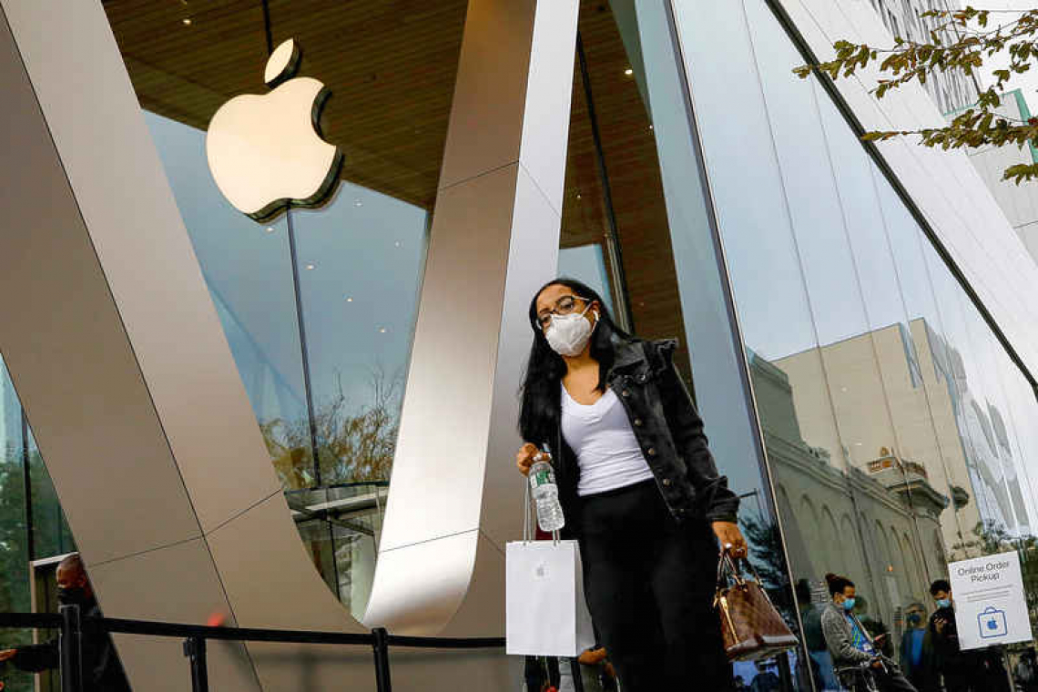 Apple Inc closes in on $3 trillion market value