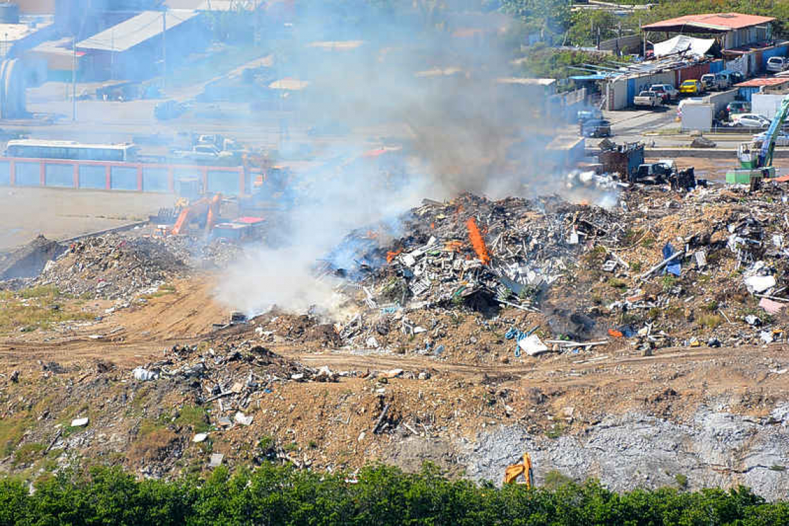 Fire breaks out on landfill,  public alerts firefighters