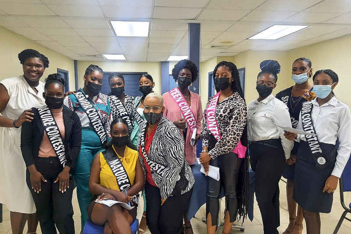 Carnival pageant contestants  complete training seminar