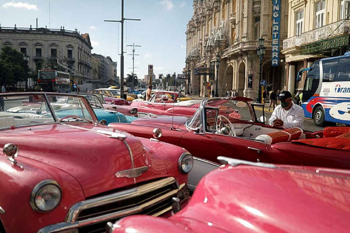 Cuban tourism industry flounders  as sunseekers look elsewhere