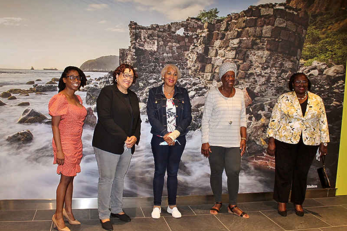 Mediation team  arrives in Statia