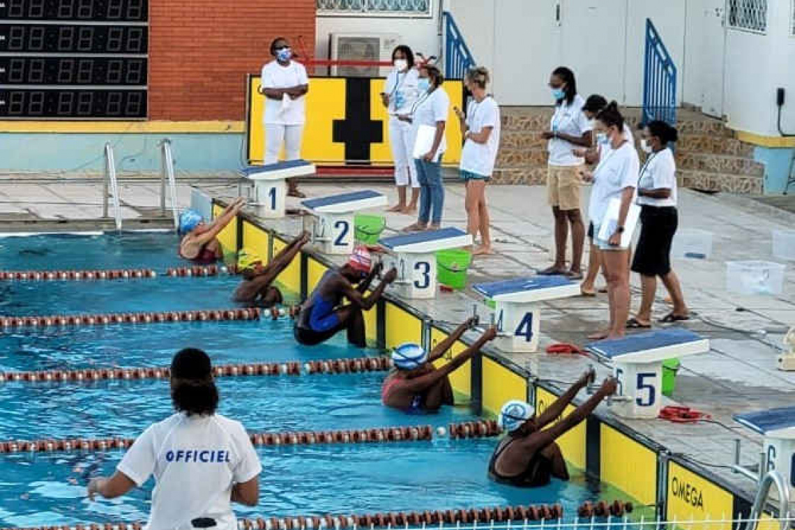 13 Carib Swim Team members collect 37 medals in Guadeloupe
